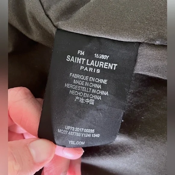 Yves Saint Laurent - Picture 10 of 12